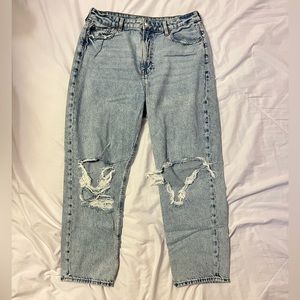 American Eagle Mom Straight Jean
